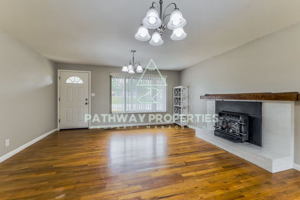 518 Vickie Ln - Photo 3 of 15