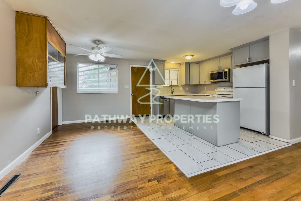 518 Vickie Ln - Photo 4 of 15