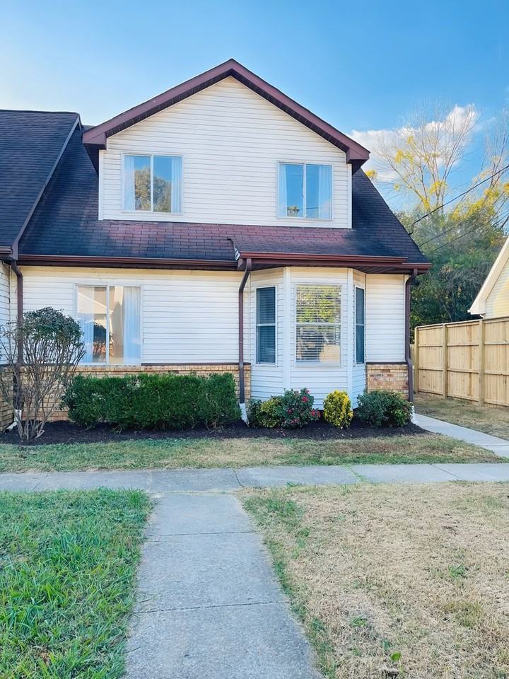 3249 Lakeford Dr - Photo 2 of 12