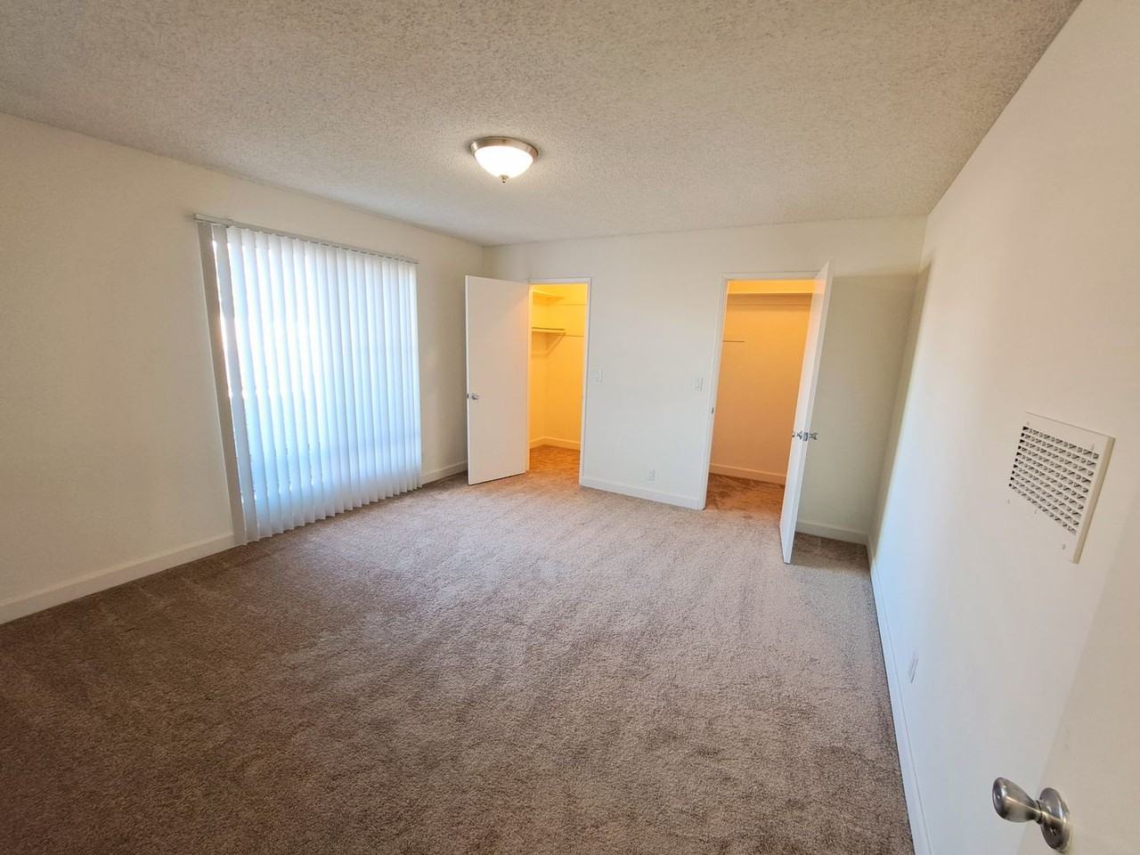 Brittany Apartments - Photo 6 of 18