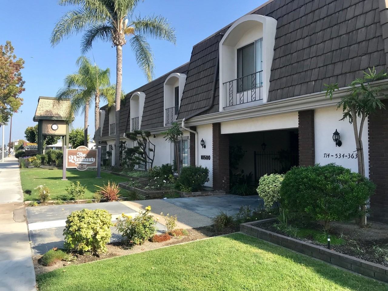 Brittany Apartments - Photo 4 of 35