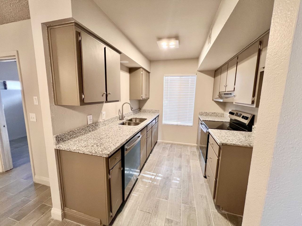 2448 S 18th Ave - Photo 2 of 17