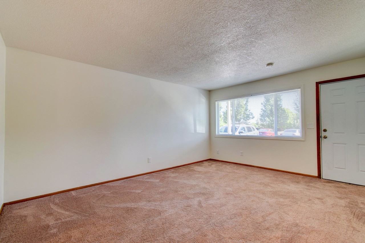 Silver Creek Apartments - Photo 3 of 15