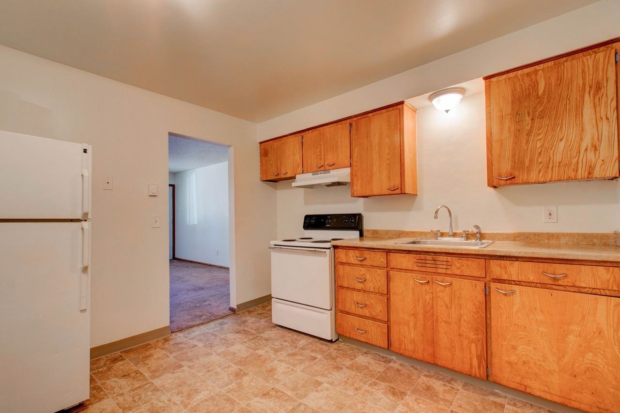 Silver Creek Apartments - Photo 7 of 15