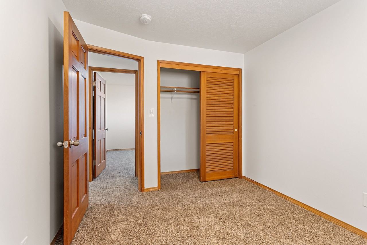 Columbia Vista Apartments - Photo 4 of 19