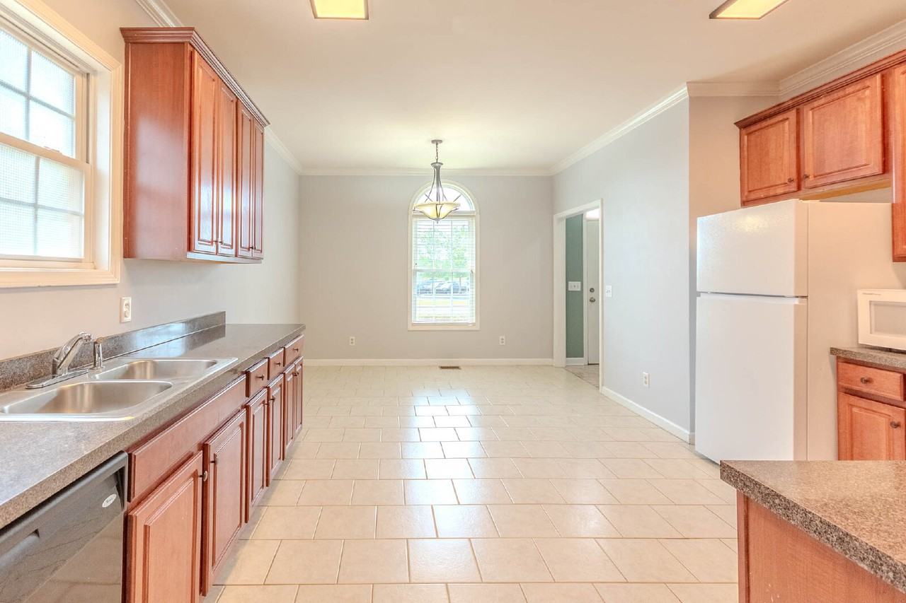 1920 Ed Temple Blvd - Photo 3 of 17