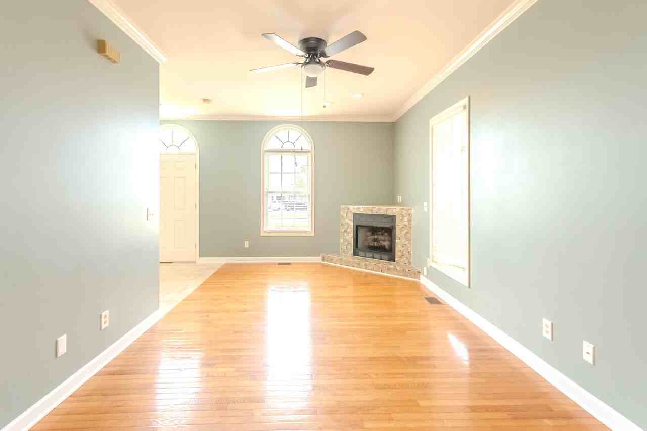 1920 Ed Temple Blvd - Photo 6 of 17