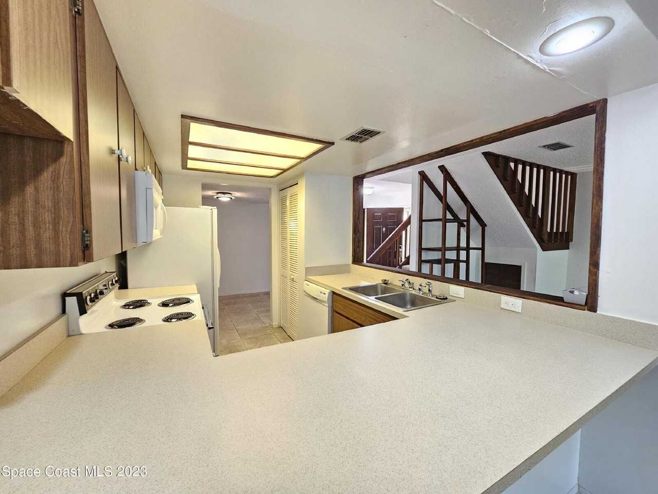 8779 Cocoa Ct - Photo 5 of 18