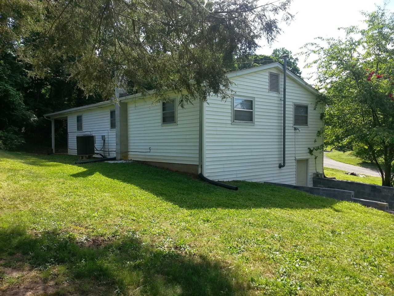 5655 Reno Dr - Photo 2 of 14