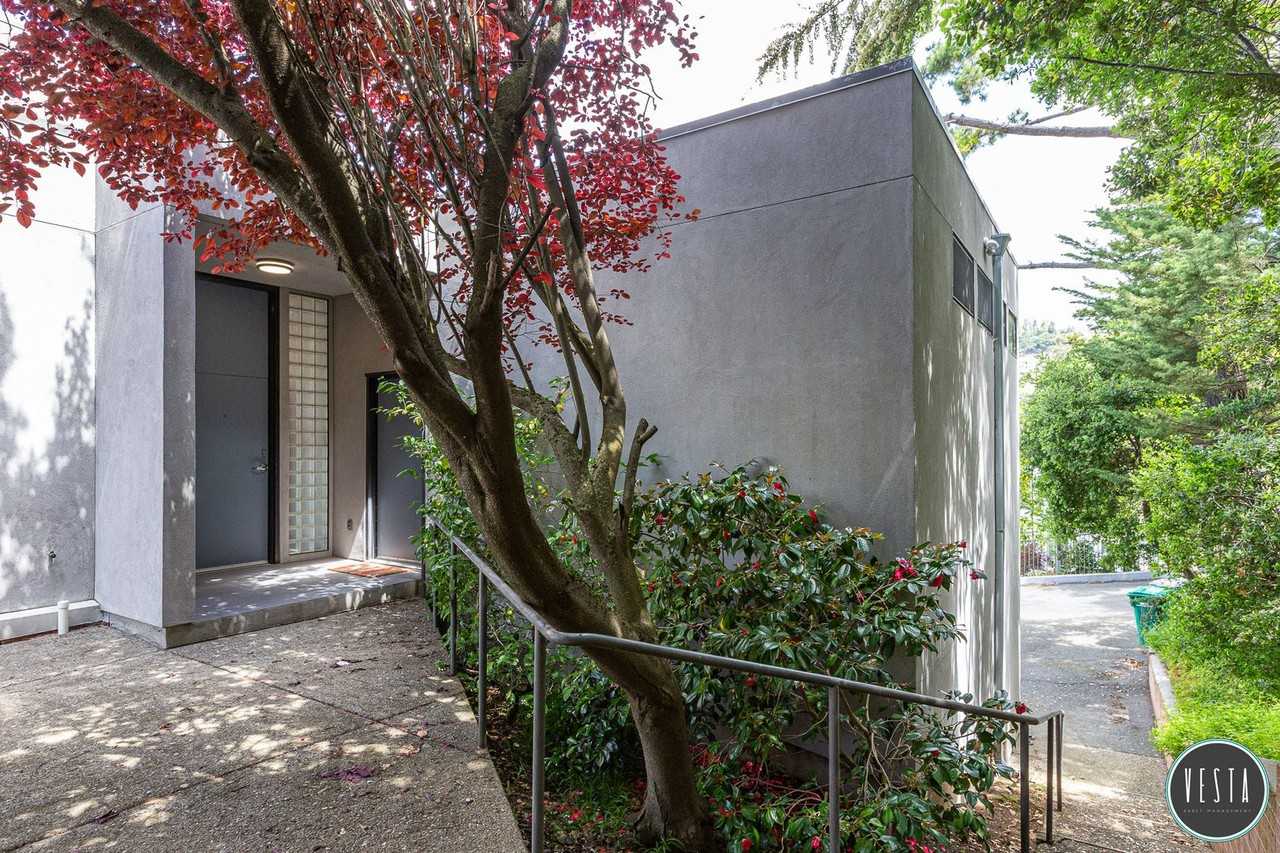 5 Dorothy Pl - Photo 3 of 33