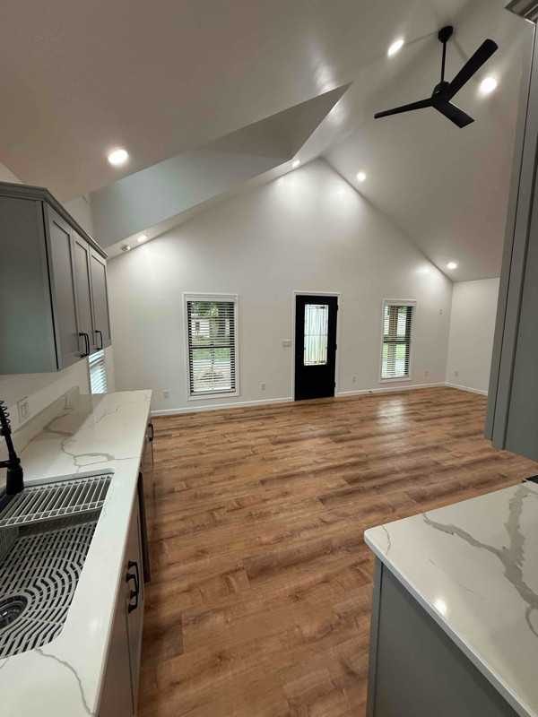 2855 Old Rome Rd Se - Photo 5 of 17