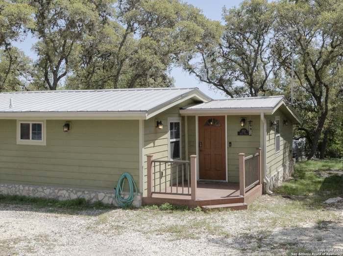 232 Angel Dr - Photo 3 of 20