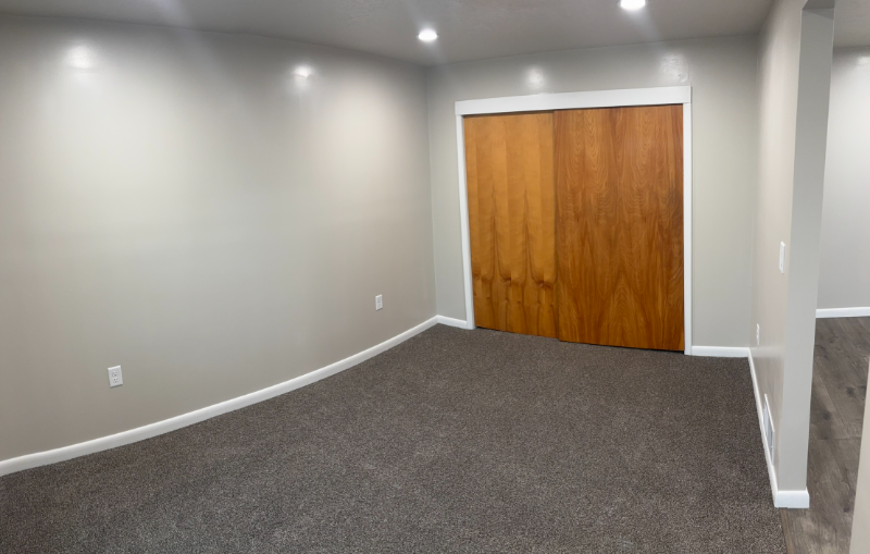 390 Center Street - Photo 3 of 13