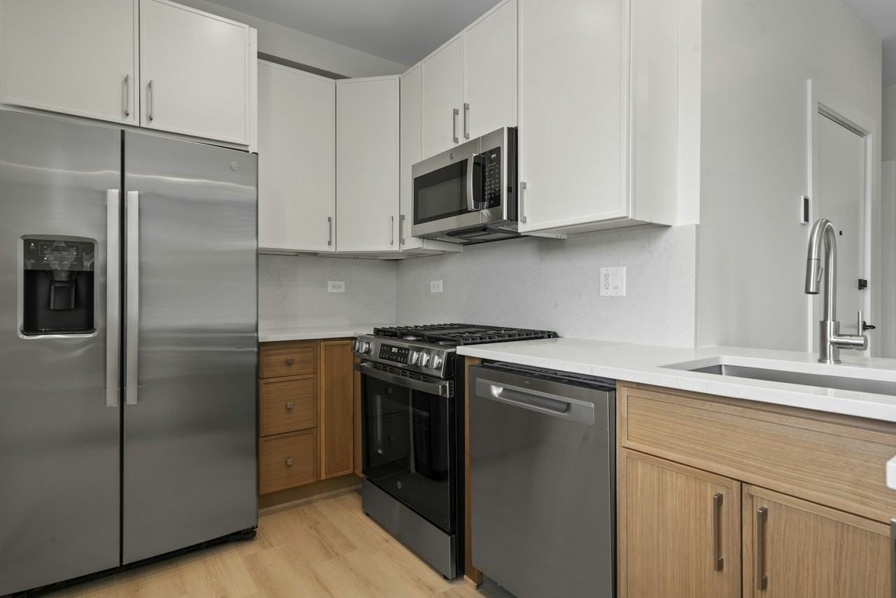 436 South Maple Avenue, Unit 434-201 - Photo 2 of 18