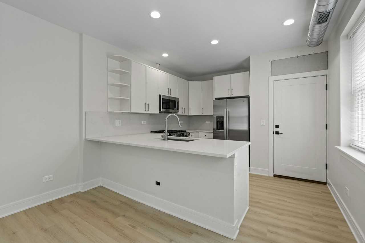 432 South Maple Avenue, Unit 436 - 302 - Photo 5 of 21