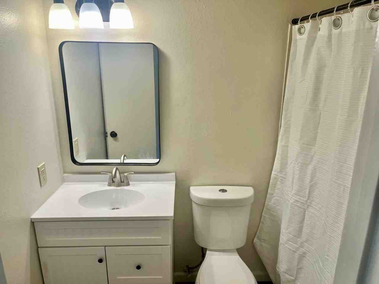 611 North Edison Street, Unit 4 - Photo 4 of 10