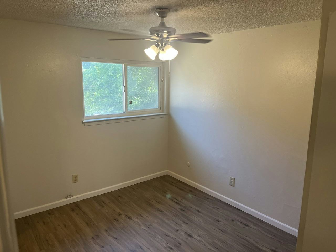 611 North Edison Street, Unit 4 - Photo 6 of 10