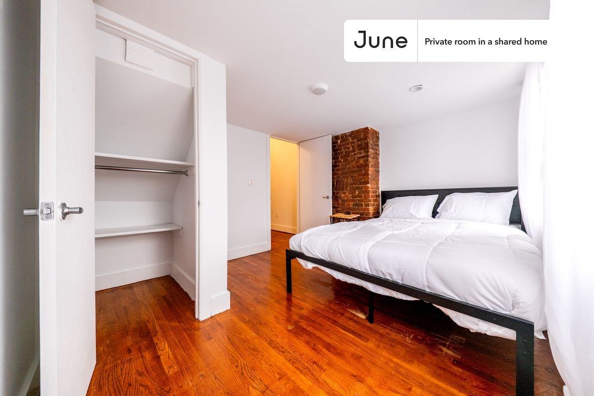 255 Evergreen Ave #B - Photo 4 of 13