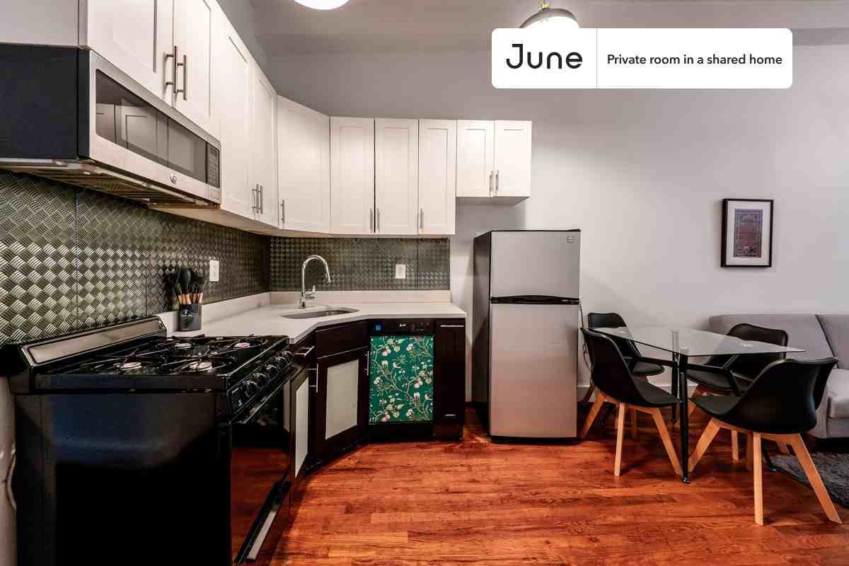 255 Evergreen Ave #B - Photo 6 of 13