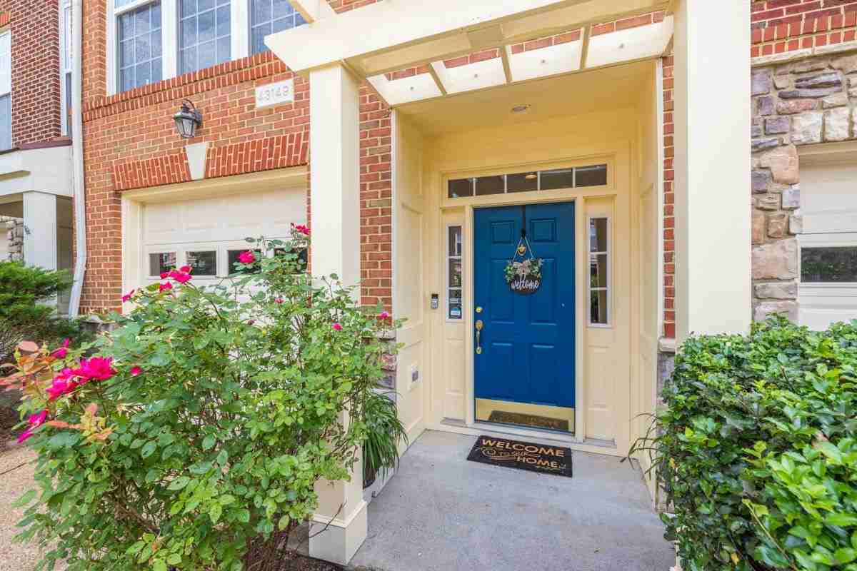 43149 Crosswind Ter - Photo 2 of 25