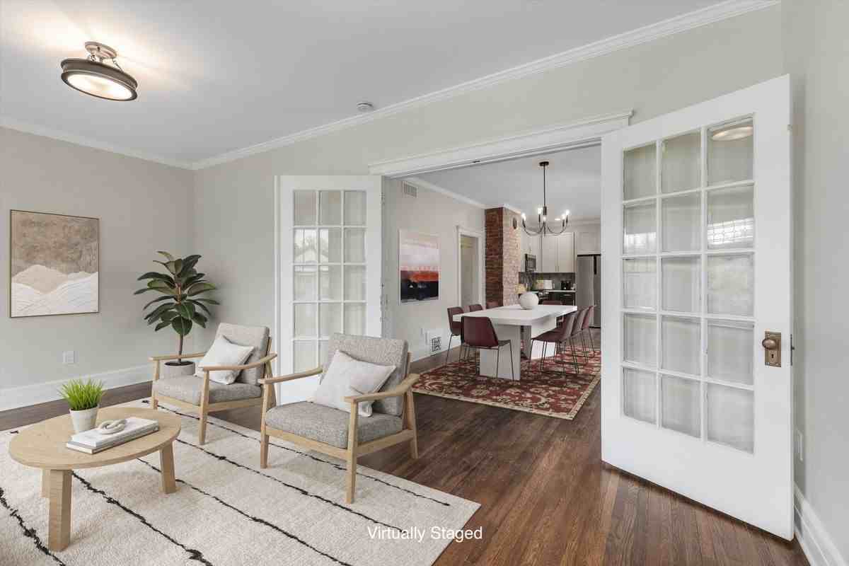 715 Gladstone St - Photo 2 of 15