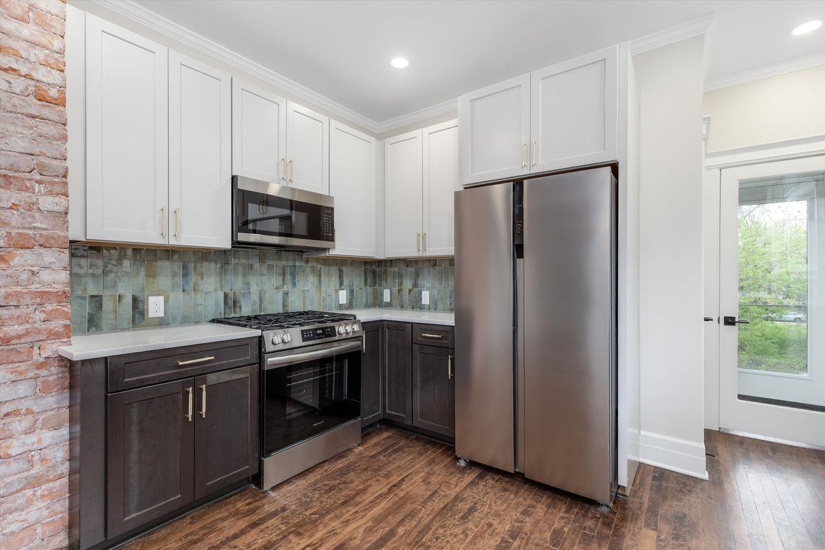 719 Gladstone St - Photo 4 of 14