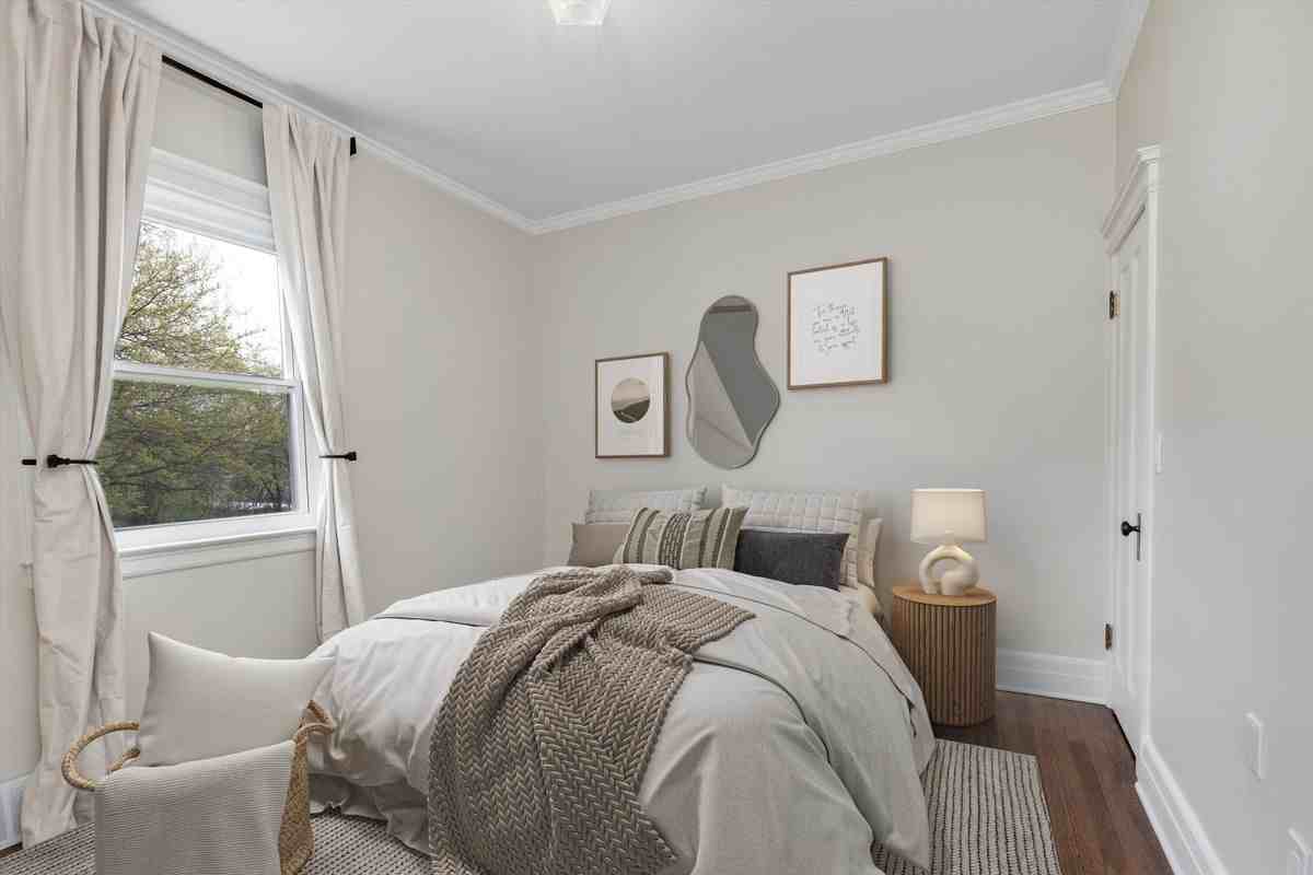 719 Gladstone St - Photo 7 of 14