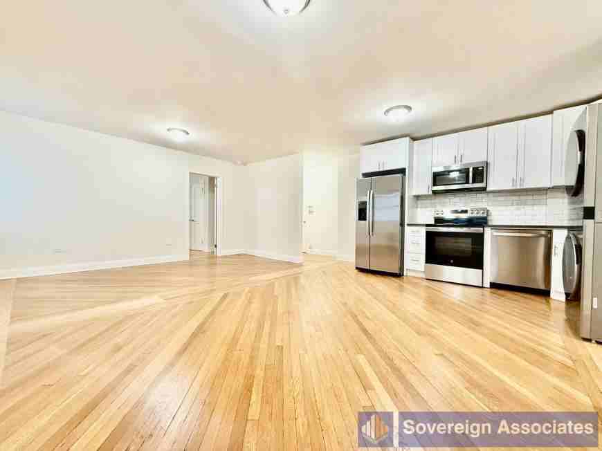 21 Fifth Ave - Photo 2 of 10