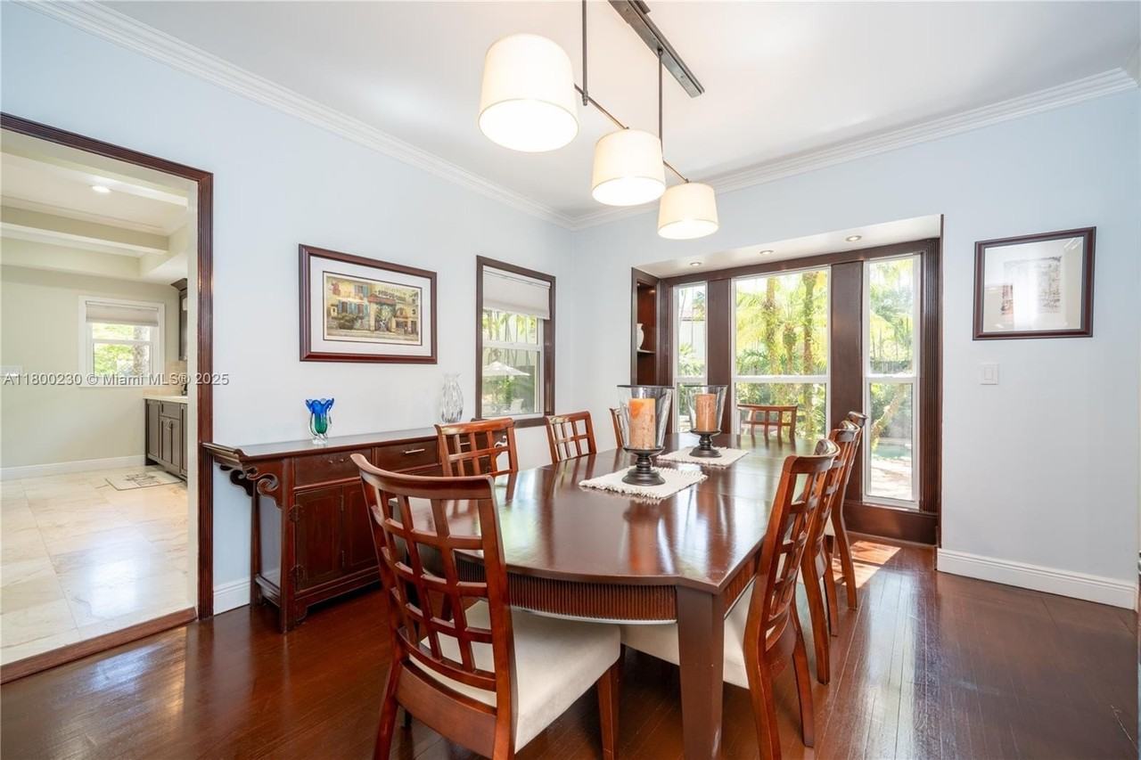 2855 Sw 17th Ave - Photo 5 of 50