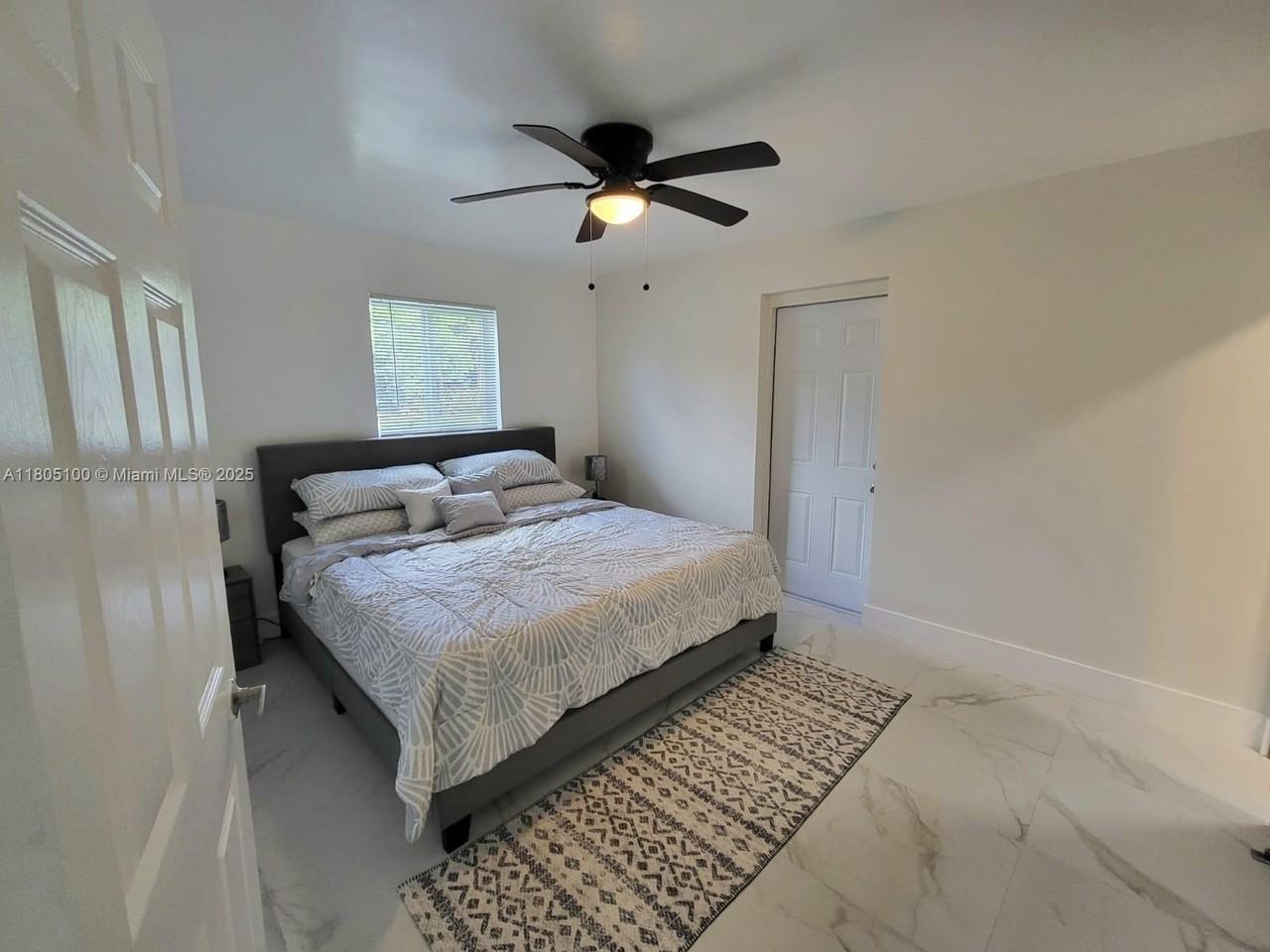 900 Sw 31st St - Photo 6 of 14