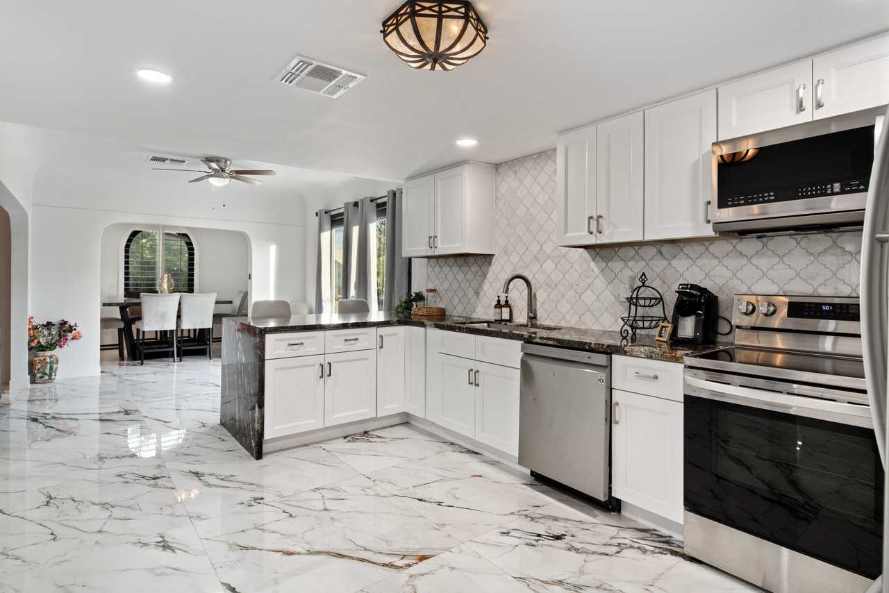 N 13th St - Photo 4 of 17