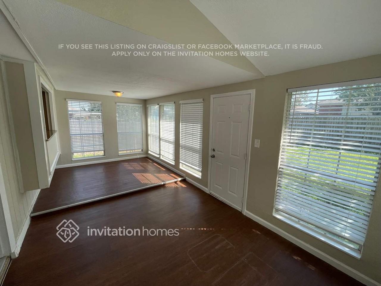 1616 Barclay Dr - Photo 2 of 16