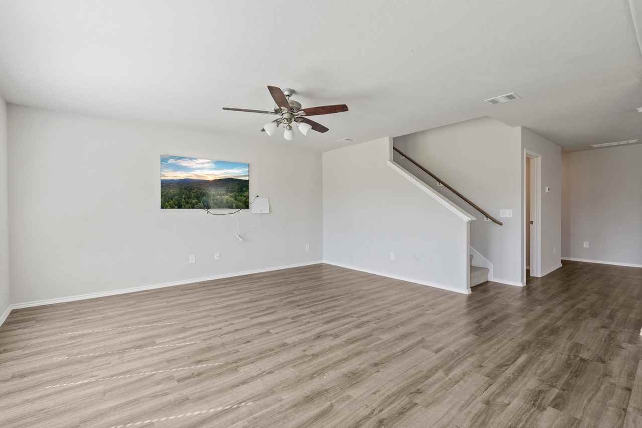 26107 Idleford Ln - Photo 6 of 32