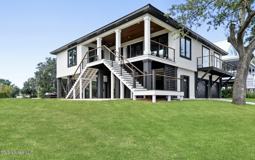 123 Acacia Ave - Photo 1 of 1