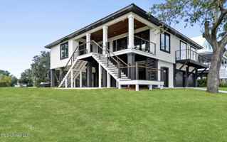 featured image of 123 Acacia Ave