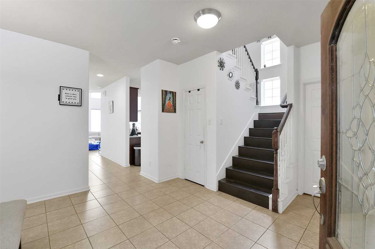 1130 Glenwood Canyon Ln - Photo 3 of 16