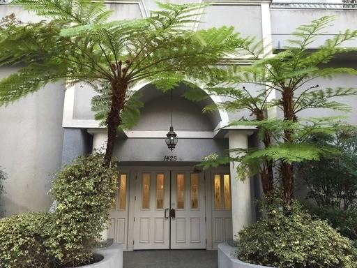 Graystone Manor Apartments - Photo 3 of 17