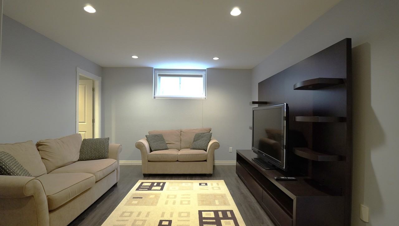 3939 Triumph Street - Photo 2 of 11