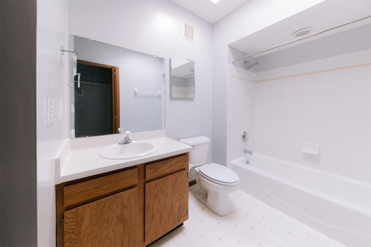 252 S Washington Ave - Photo 5 of 50