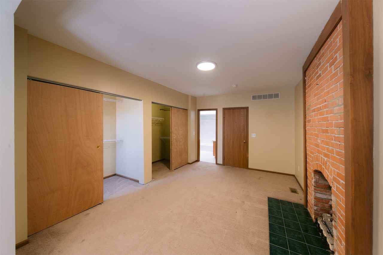 252 S Washington Ave - Photo 5 of 50