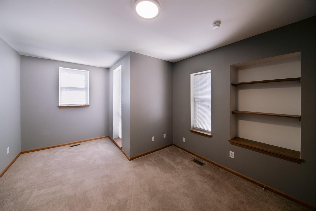 252 S Washington Ave - Photo 3 of 50