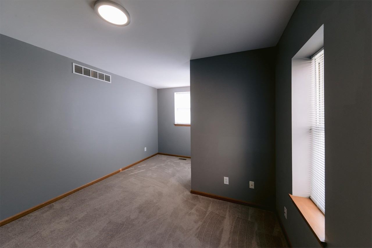 252 S Washington Ave - Photo 6 of 50