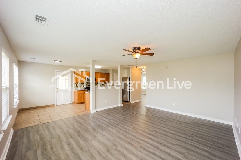 6124 Hickory Lane Dr - Photo 2 of 15