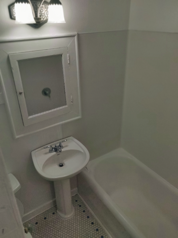 4737 Brooklyn Ave Ne #102 - Photo 5 of 10