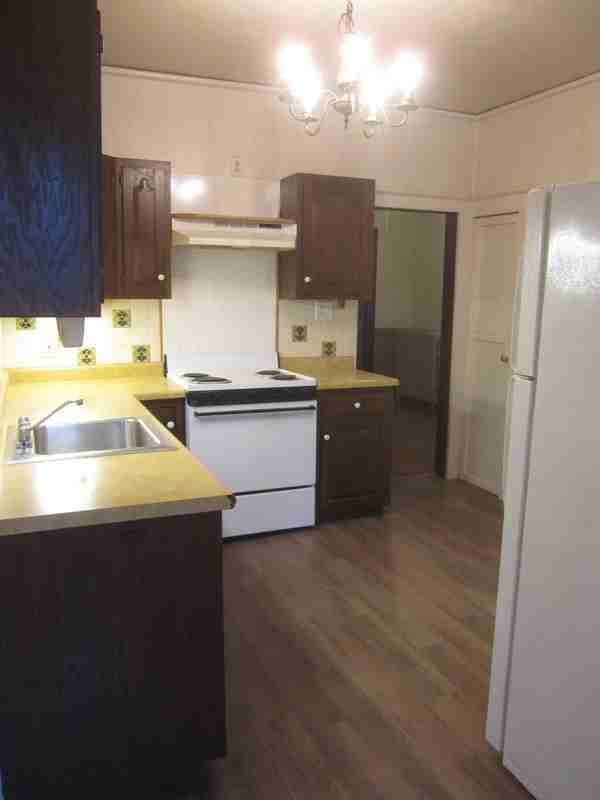 1521 Grand Ave - Photo 3 of 13