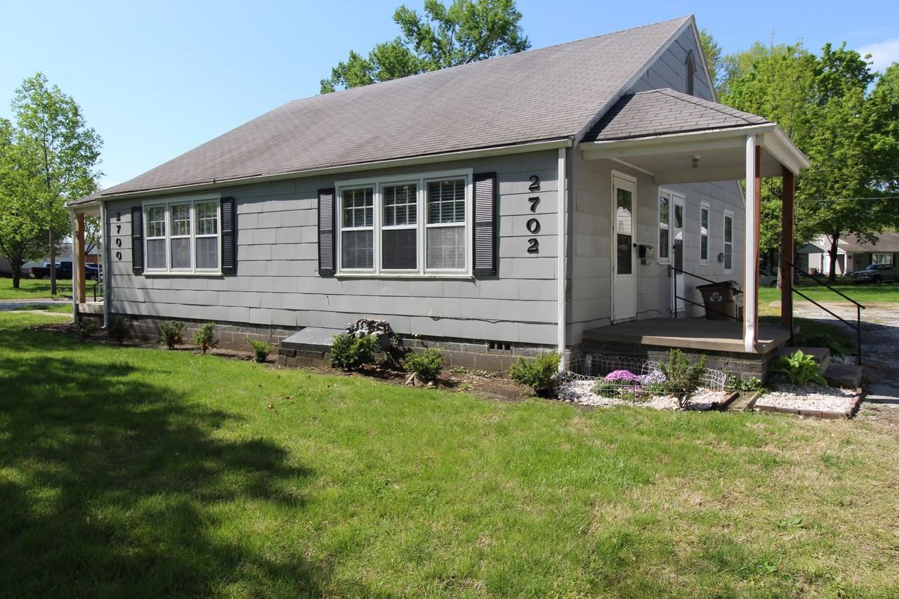 2702 Howell Ter - Photo 2 of 8