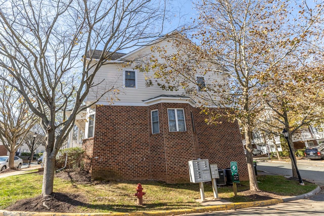 128 Old Fifth Cir - Photo 3 of 37