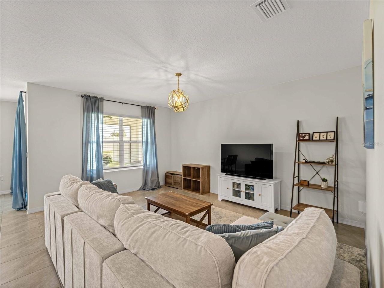 17737 Canapy Place - Photo 4 of 34