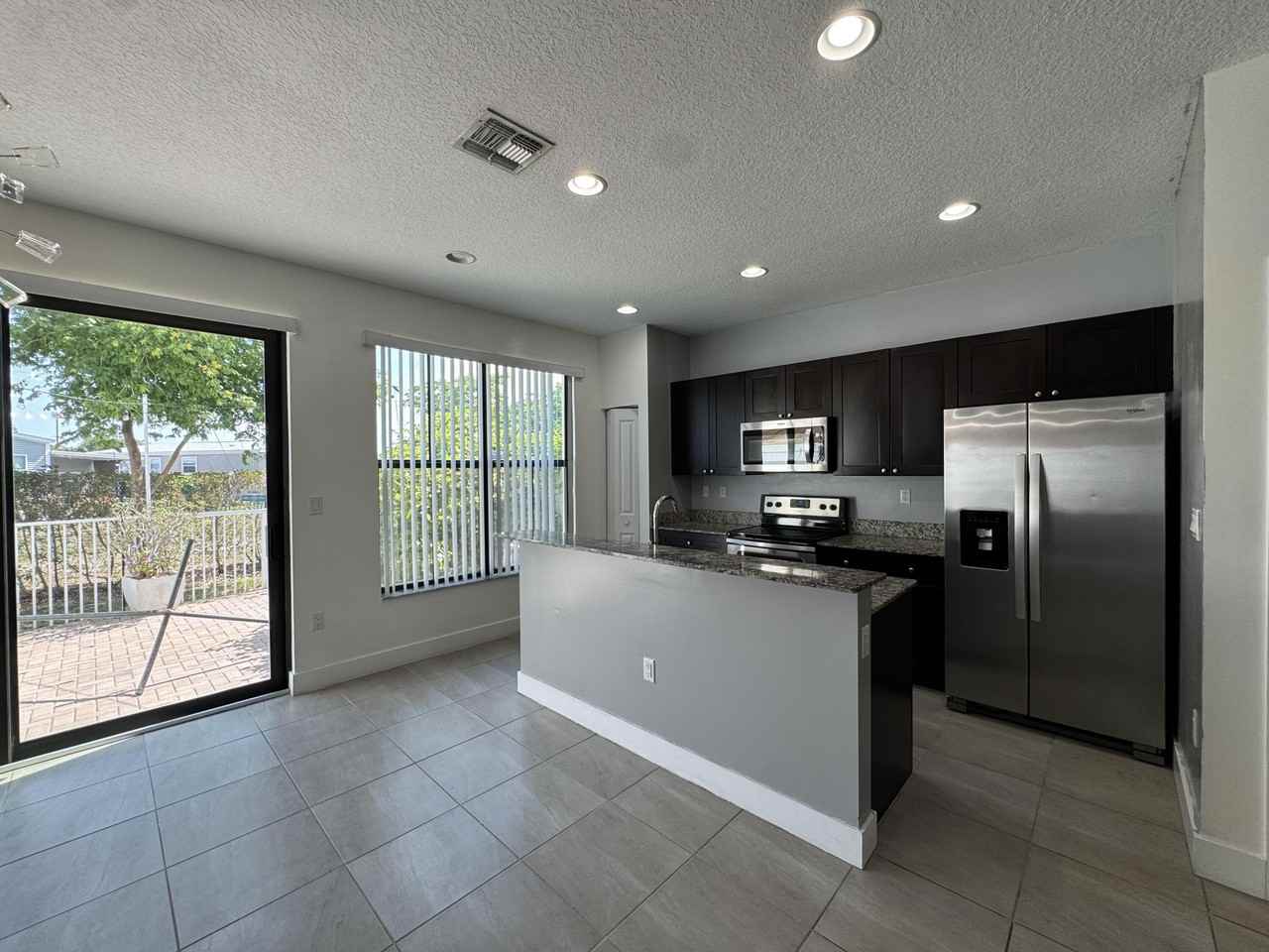 2037 Oysterwood Ln - Photo 7 of 36