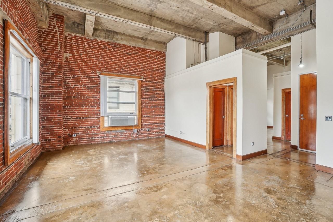 Rosslyn Lofts Apartments - Photo 4 of 20